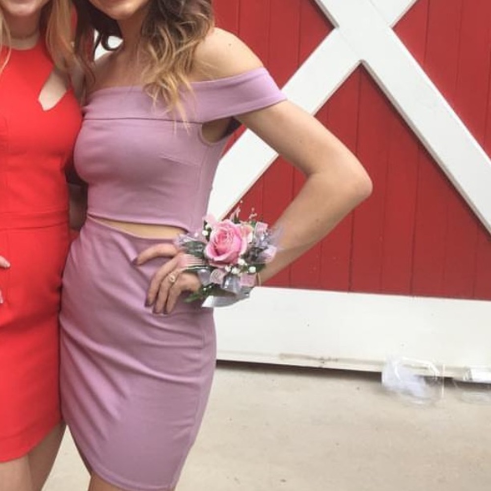 purple dress